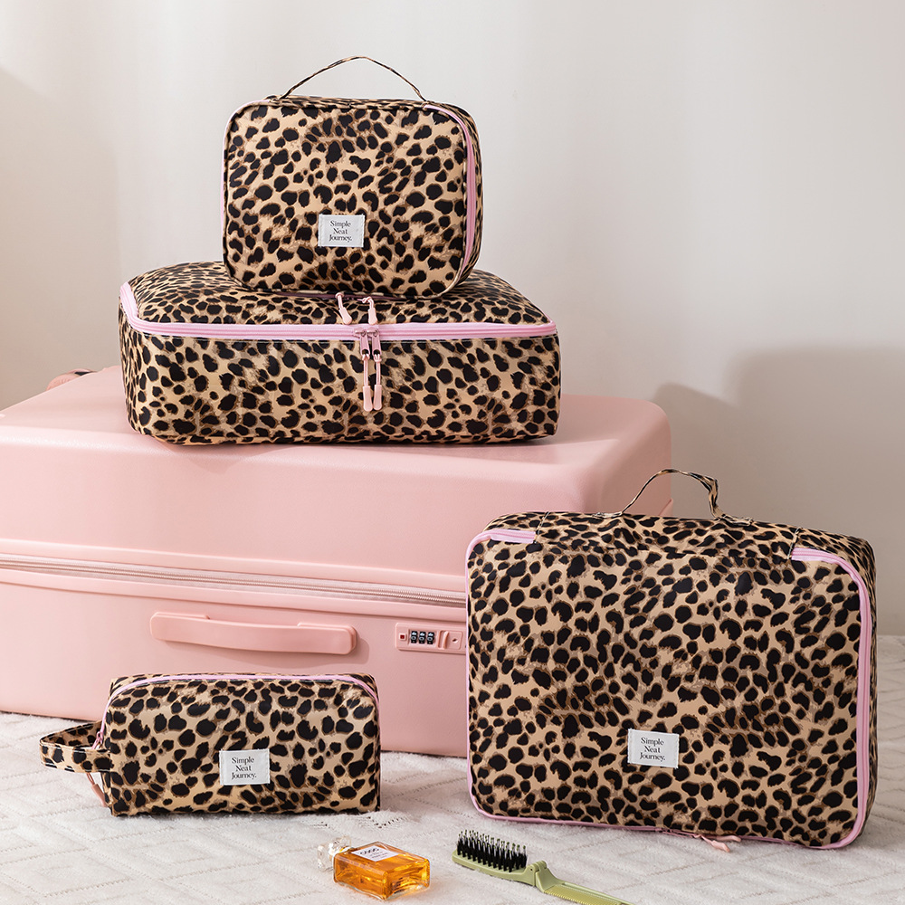 Leopar Makyaj Çantası Tuvalet  - Travel Accessories Needed incelemesi ve fiyatı